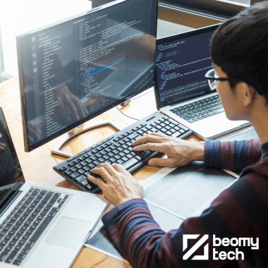 מתכנת עצמאי